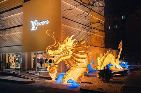 lv year of dragon|louis vuitton giant dragons.